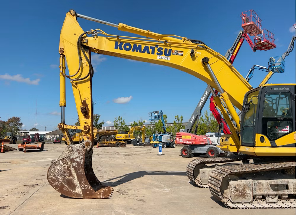2022 Komatsu PC360LC-11 - Image 2