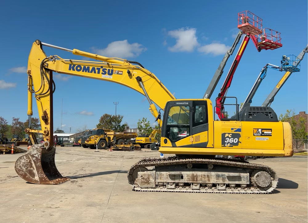 2022 Komatsu PC360LC-11 - Image 3