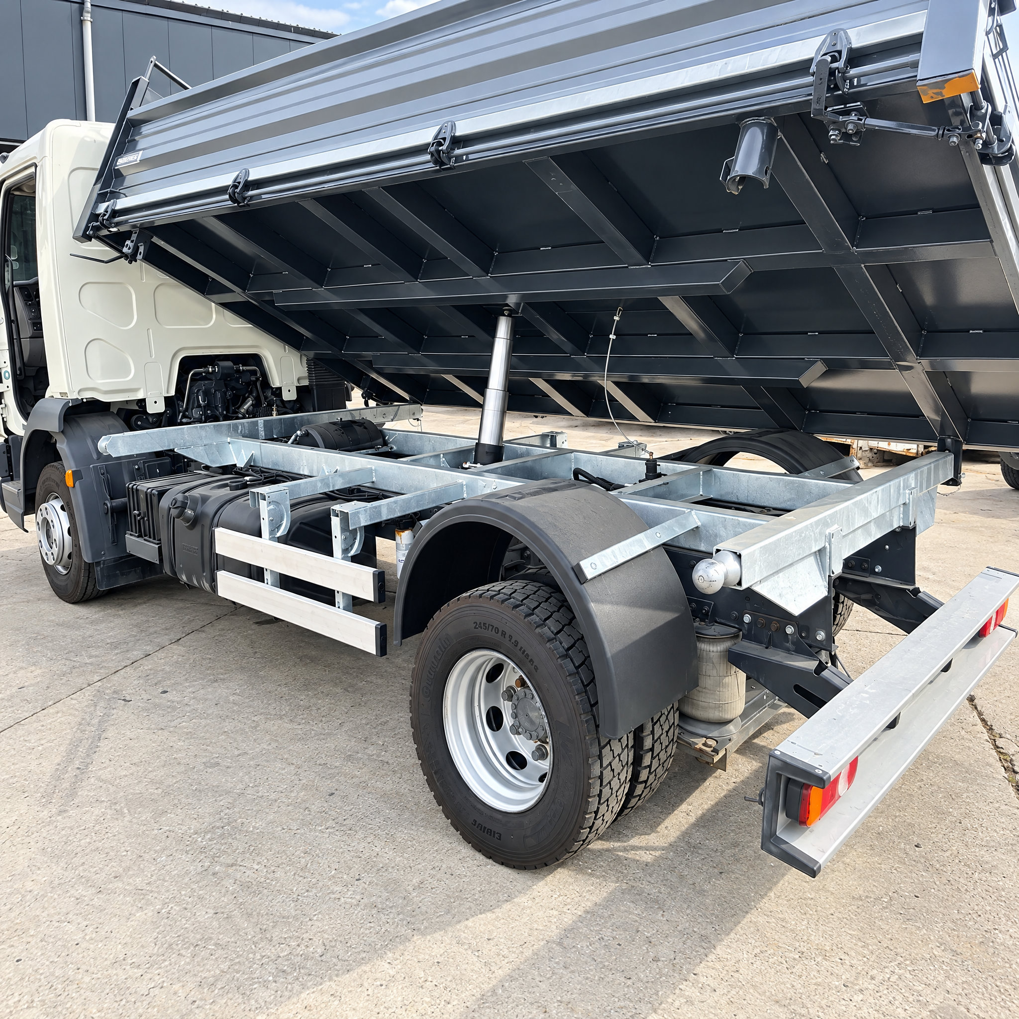 2017 DAF LF180 tipper (3 sides) - Automatic - Euro 6 - Image 3