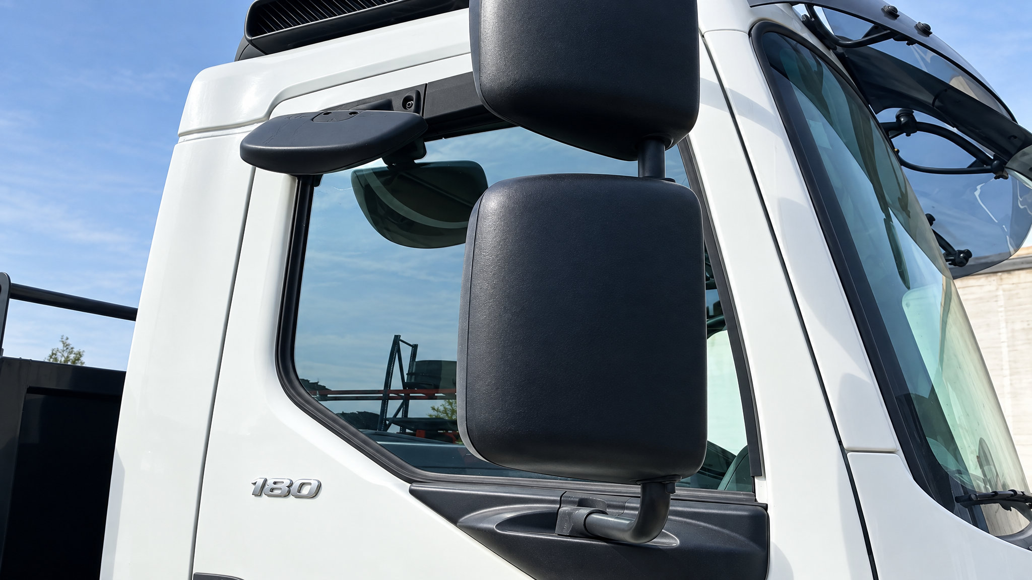 2017 DAF LF180 tipper (3 sides) - Automatic - Euro 6 - Image 11
