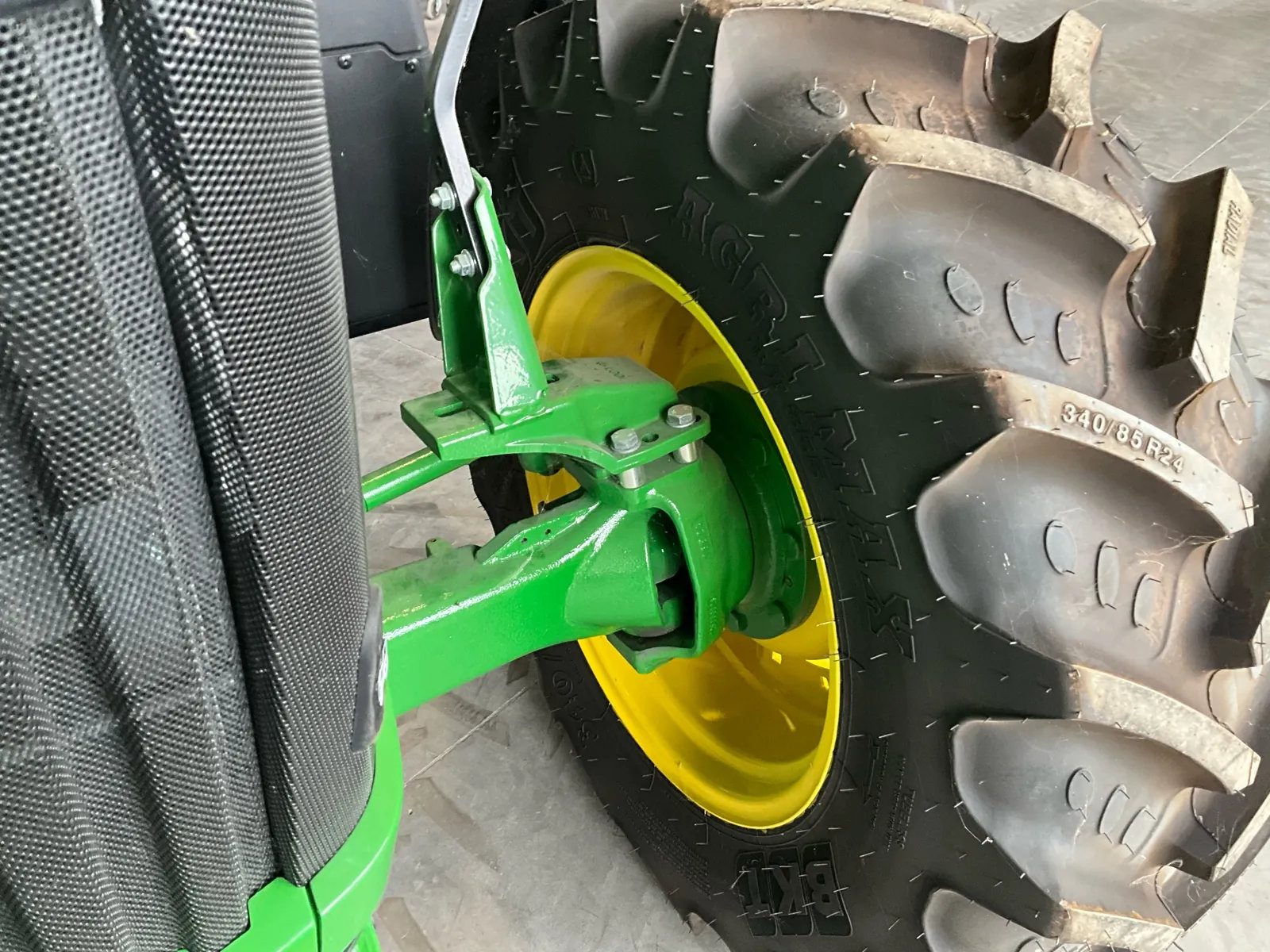 2024 John-Deere 5100 M 4WD Farm Tractor - Image 26