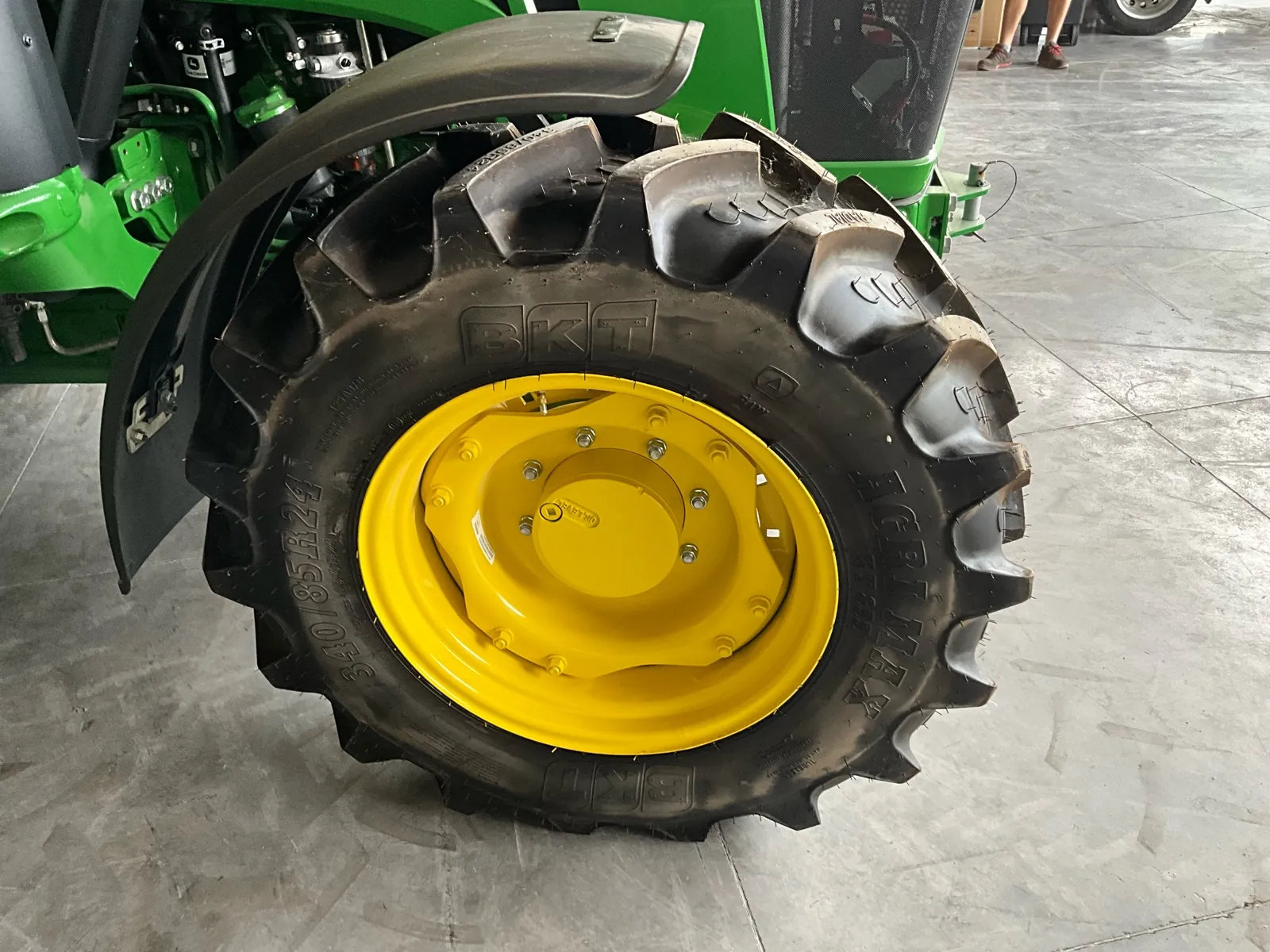 2024 John-Deere 5100 M 4WD Farm Tractor - Image 29
