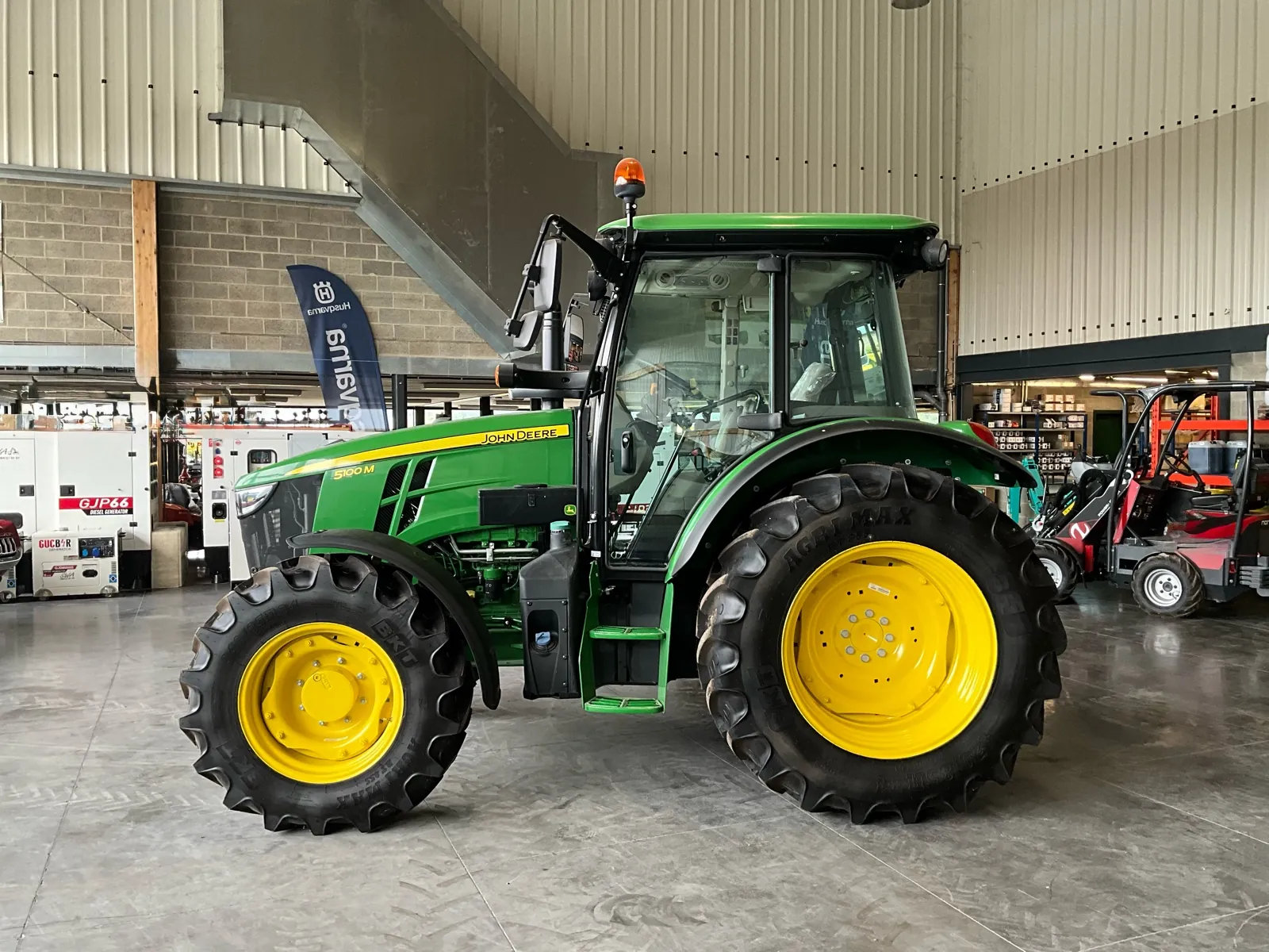 2024 John-Deere 5100 M 4WD Farm Tractor - Image 32